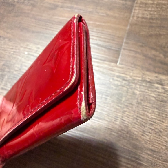 Authentic Louis Vuitton Vernis Red 4 Key Holder LV Monogram Patent Leather M4 - Picture 4 of 14